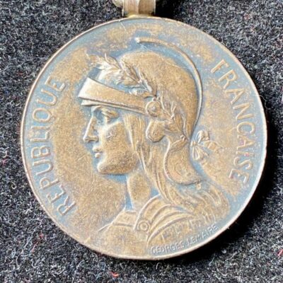 Médaille Coloniale Française en Argent avec rare agrafe à clapet ADRAR en Argent