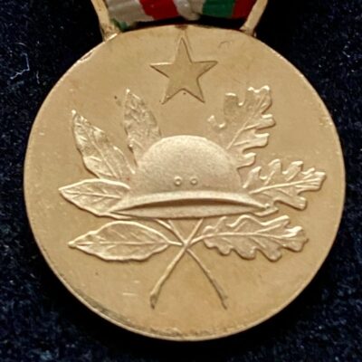 Médaille Commémorative des 50 ans de la Guerre 14 18 Italie OR