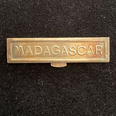 Agrafe à Clapet MADAGASCAR signée Mercier ARGENT pour Médaille Coloniale