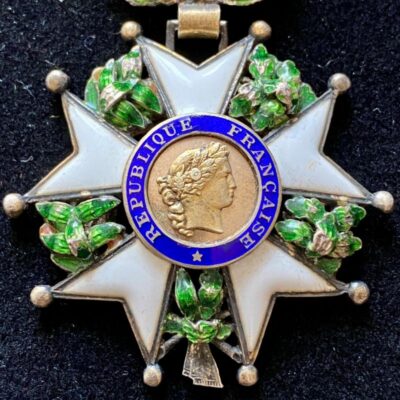 Médaille Officier de l&rsquo;Ordre de La Légion d&rsquo;Honneur 4éme République Vermeil