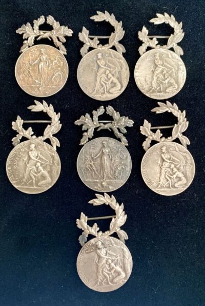 Lot de 5 médailles de la Police et 2 médailles du Dévouement ARGENT France