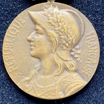 Médaille du Levant + 2 agrafes « 1925 Levant 1926 » et « Levant » Bronze France
