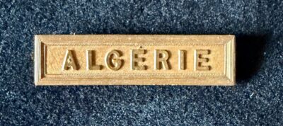 Agrafe ALGERIE maison « Chobillon » pour médaille coloniale Française