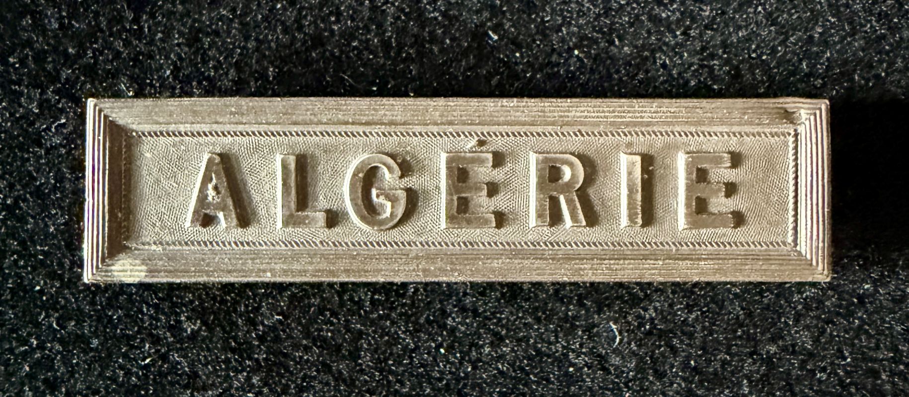 Agrafe ALGERIE maison "Chobillon" pour Médaille Coloniale Française argent – Image 2