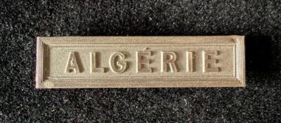 Agrafe ALGERIE maison « Chobillon » pour Médaille Coloniale Française argent
