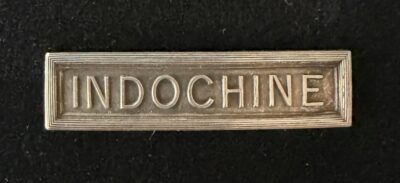 Agrafe INDOCHINE maison « Chobillon » pour Médaille Coloniale Française